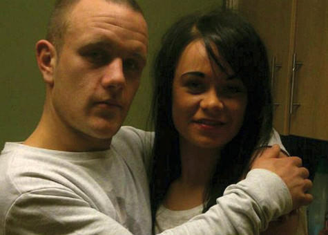 Mối tình bạo lực của cô gái 21 tuổi